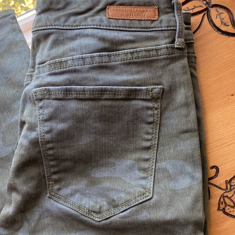👖Social Standard by Sanctuary camo pants jeans high rise skinny 8/29